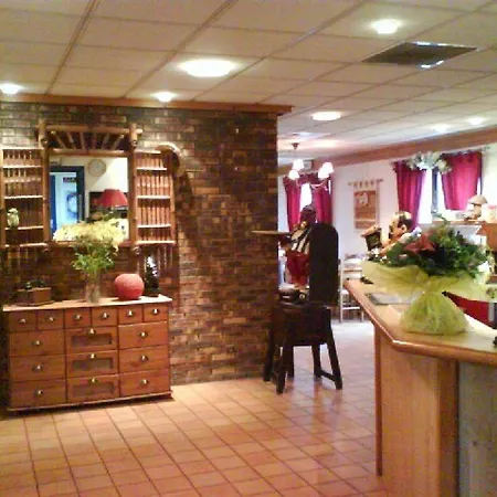 蟠龙普瓦捷布里特酒店