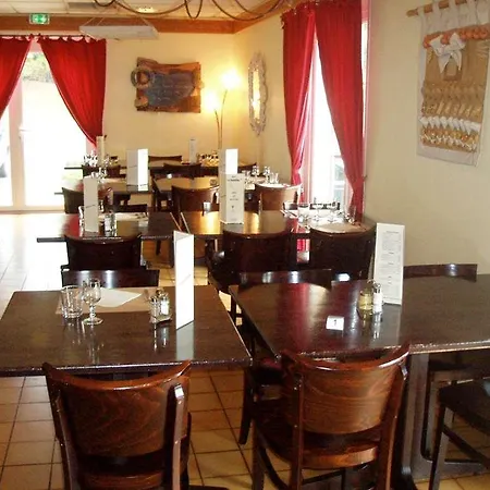 Hotell Green Hotels Poitiers 3*