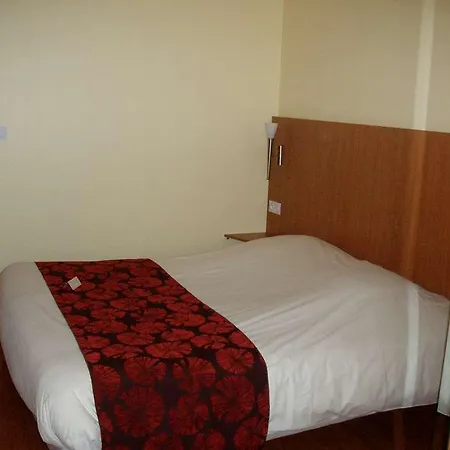 Hotell Green Hotels Poitiers 3*