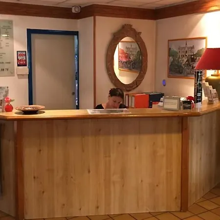 蟠龙普瓦捷布里特酒店 酒店 3*