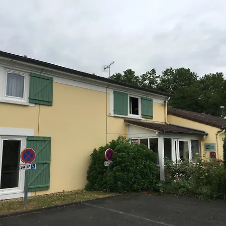 ブリット ホテル ポワティエ レストラン ボーリュ ホテル 3*