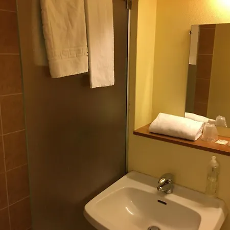 Green Hotels Poitiers Hotell