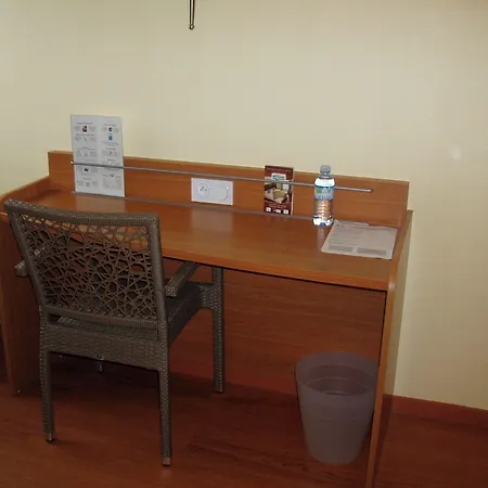 ブリット ホテル ポワティエ レストラン ボーリュ ホテル