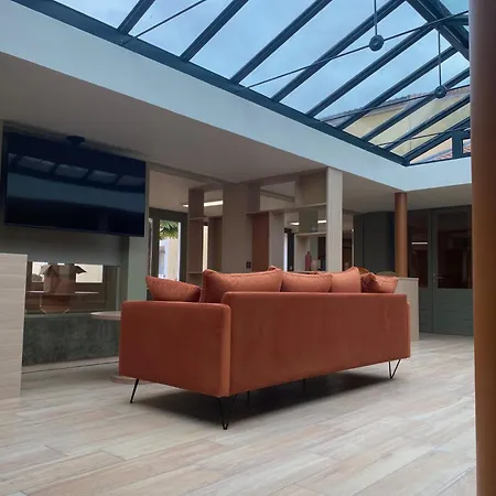 Green Hotels Poitiers Готель 3*