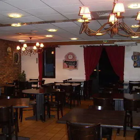 蟠龙普瓦捷布里特酒店 酒店