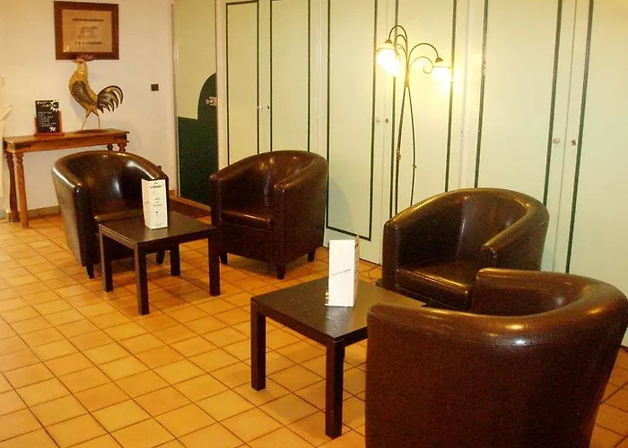 Готель Green Hotels Poitiers