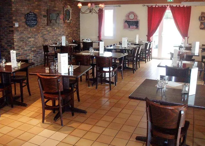 Green Hotels Poitiers Пуатьє