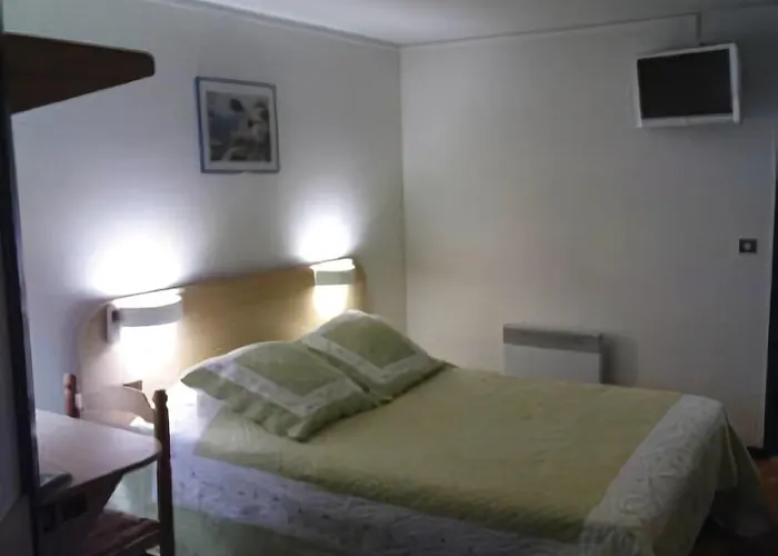 Готель Green Hotels Poitiers