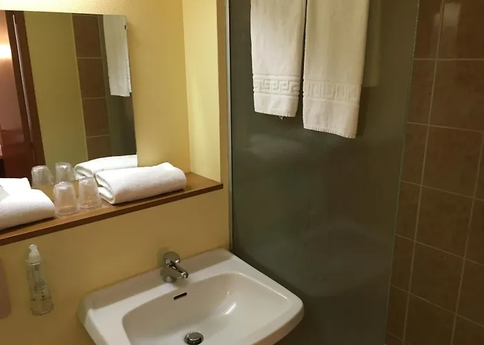 Brit Beaulieu Hotel 3*