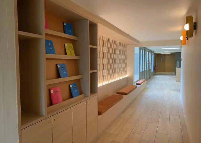 Green Hotels Poitiers Готель Пуатьє