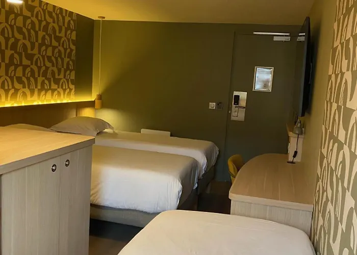 Green Hotels Poitiers Hotell 3*